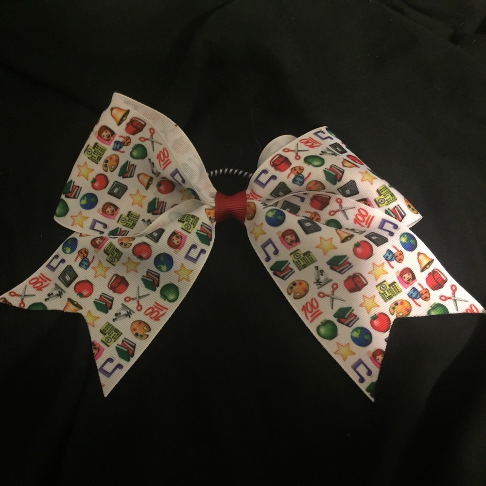 Cheer Style Bows - Picture 3 of 3