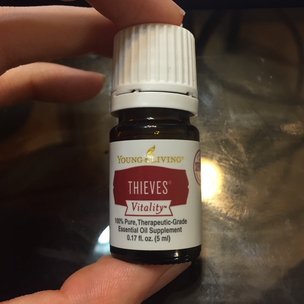 Young Living "Thieves Vitality" Essential Oil