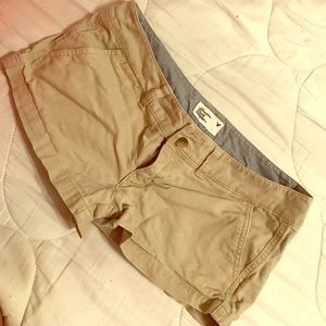 Khaki Shorts 🎉👖