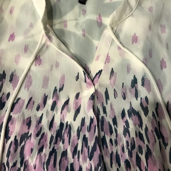 Banana Republic purple white and blue pattern top - Picture 4 of 4