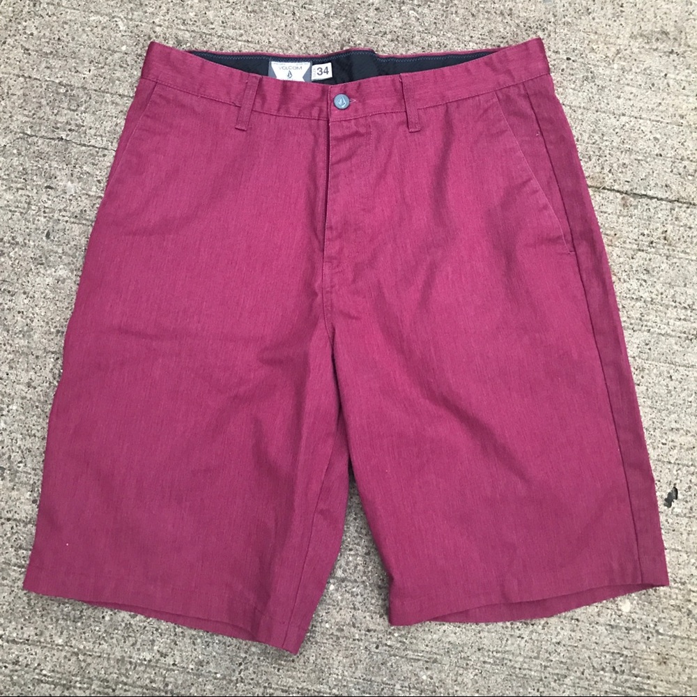 Volcom shorts 😻