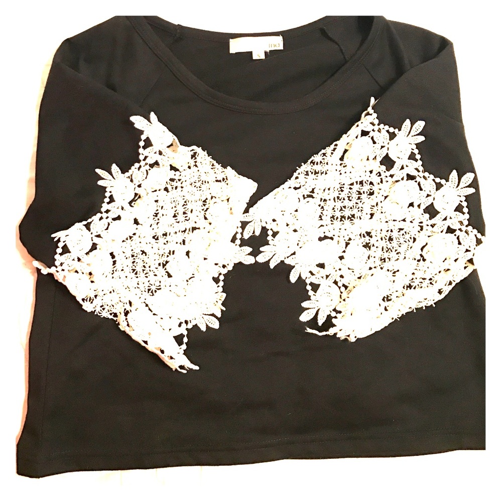 Black fun crop top 🖤😊🎀