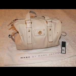 MBMJ Totally Turnlock Satchel