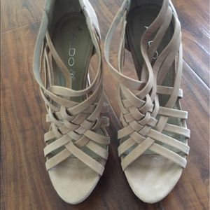 Aldo high heel in excellent condition