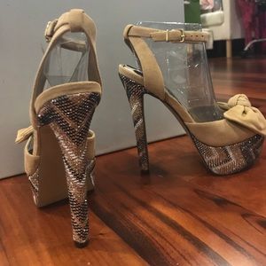 NIB Jessica Simpson Eve Nude Suede Platform Heel
