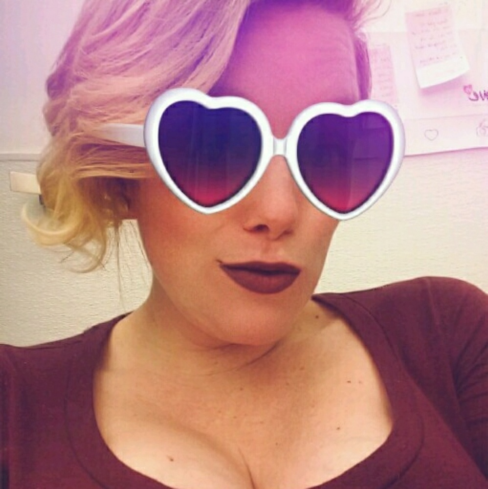 Meet your Posher, Jona