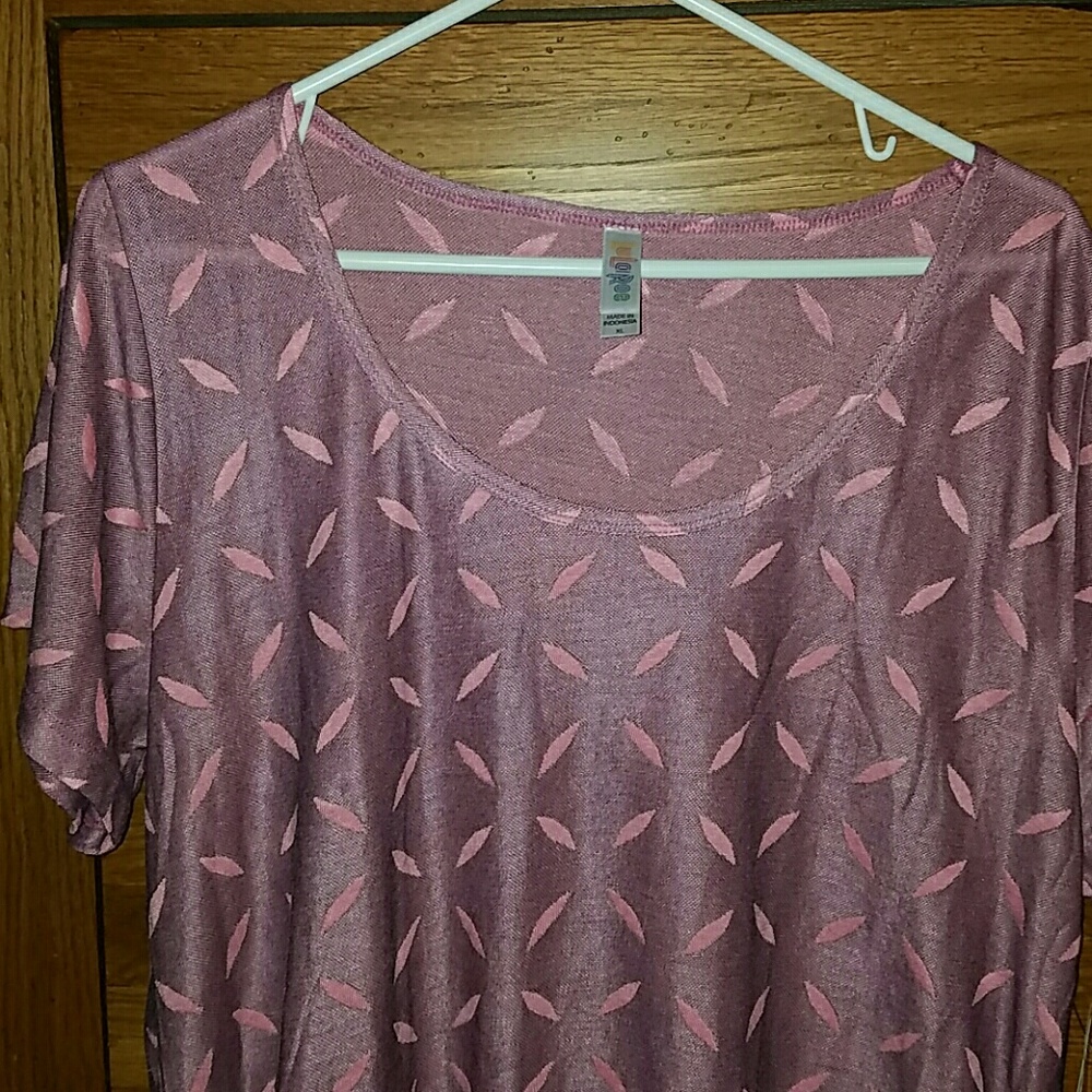 BNWT LulaRoe XL Classic Tee