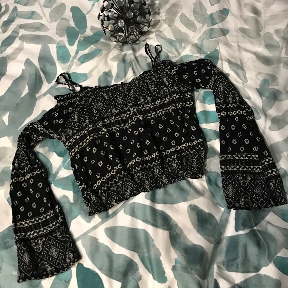 LA Hearts (PAC sun) bell sleeve crop top