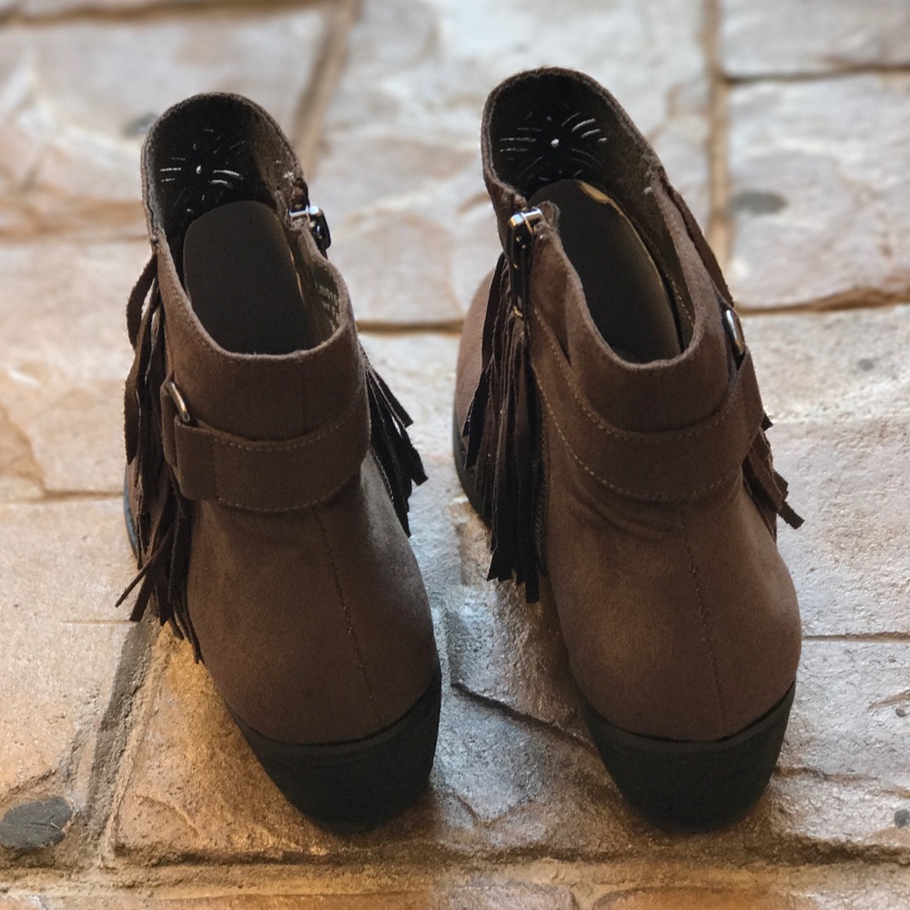 Gray Fringe Boho Chic Ankle Combat Booties - Picture 3 of 3