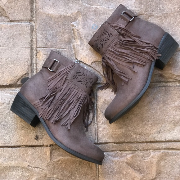 Gray Fringe Boho Chic Ankle Combat Booties - Picture 2 of 3