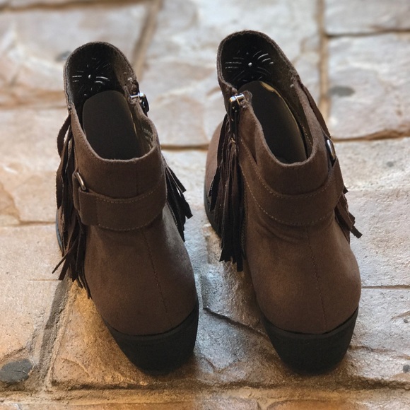 Gray Fringe Boho Chic Ankle Combat Booties - Picture 3 of 3