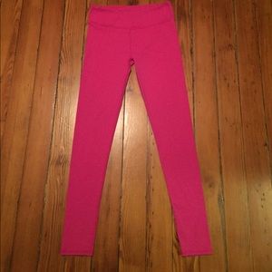 Fabletics Salar Workout Leggings in Magenta