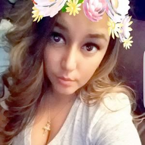 Meet your Posher, Esperanza