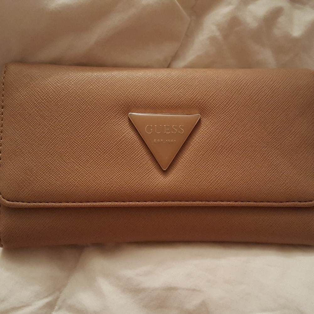 NWT Camel-colored Guess Wallet
