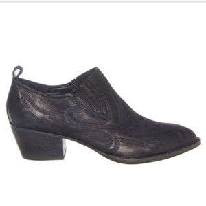 NIB Dolce Vita Western Booties with Boho Flair