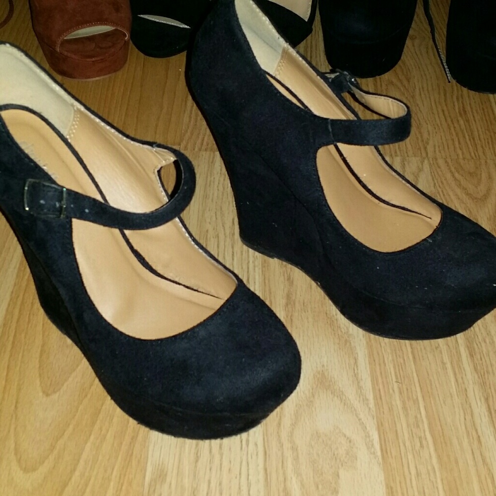 Charlotte Russe Suede Black wedges