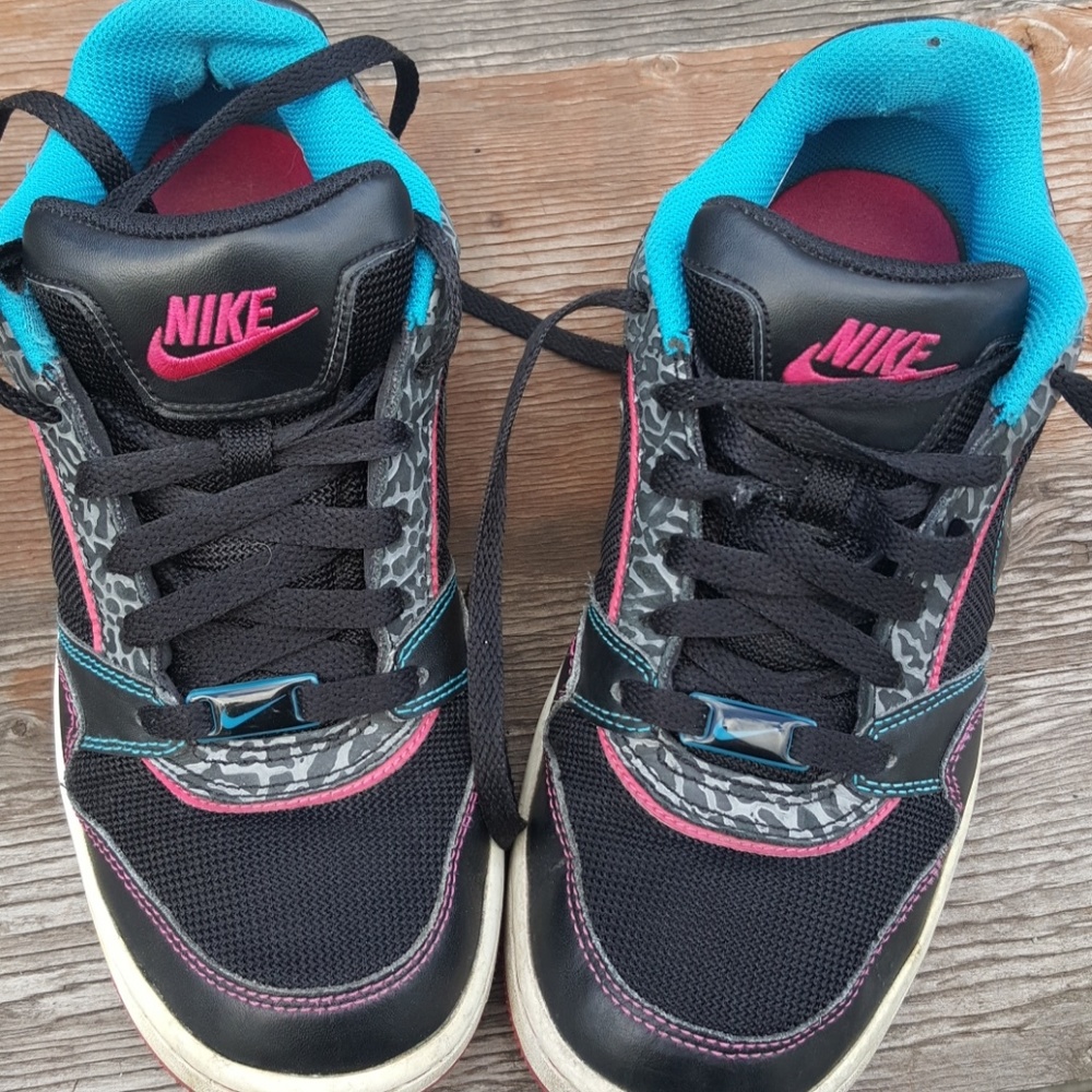 Nike shoe 7.5