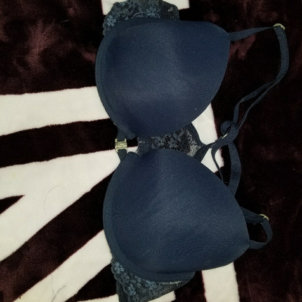 Gilly Hicks cross back bra