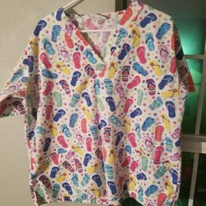 Flip flop Scrub top!!
