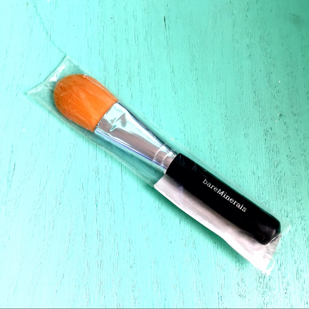 BareMinerals Maximum Coverage Face Brush