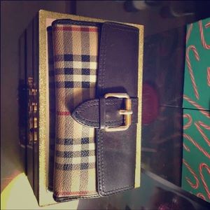 Burberry Wallet $85 *PRICE REDUCED!* Final Sale!