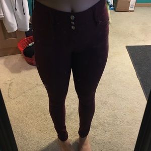 highwaisted marroon jeggings