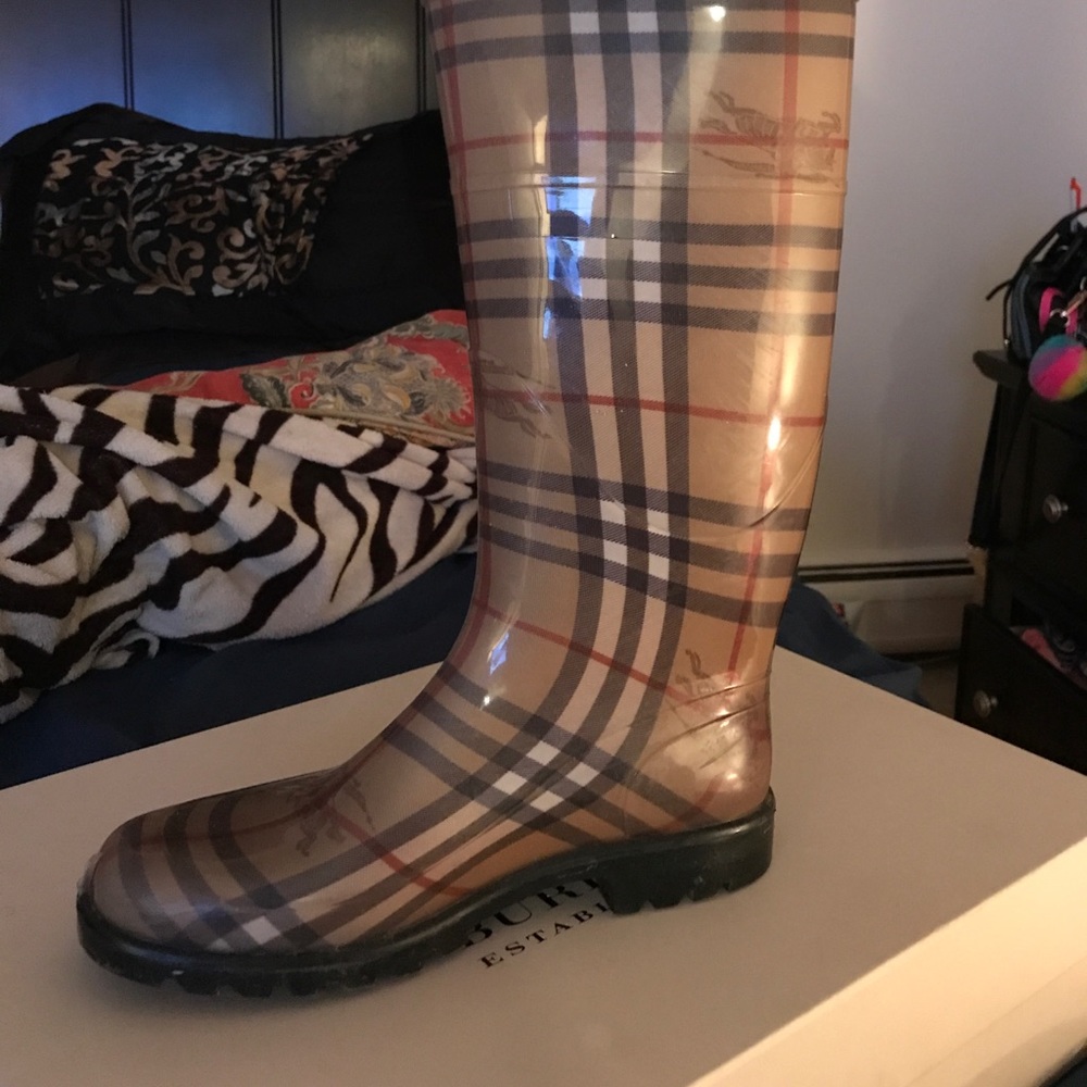 Burberry rainboots