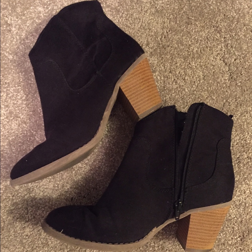Black suede booties - Size 8