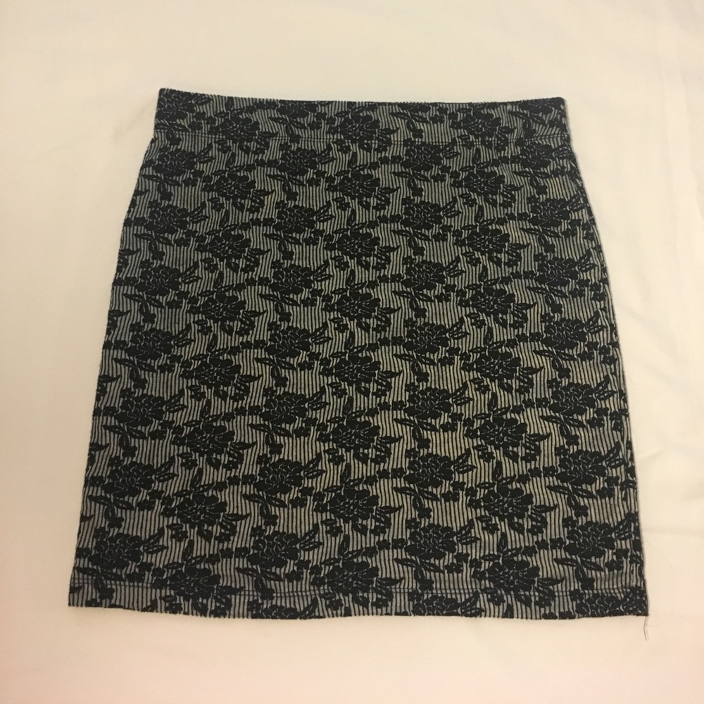 Mini Skirt Bundle - Picture 2 of 5