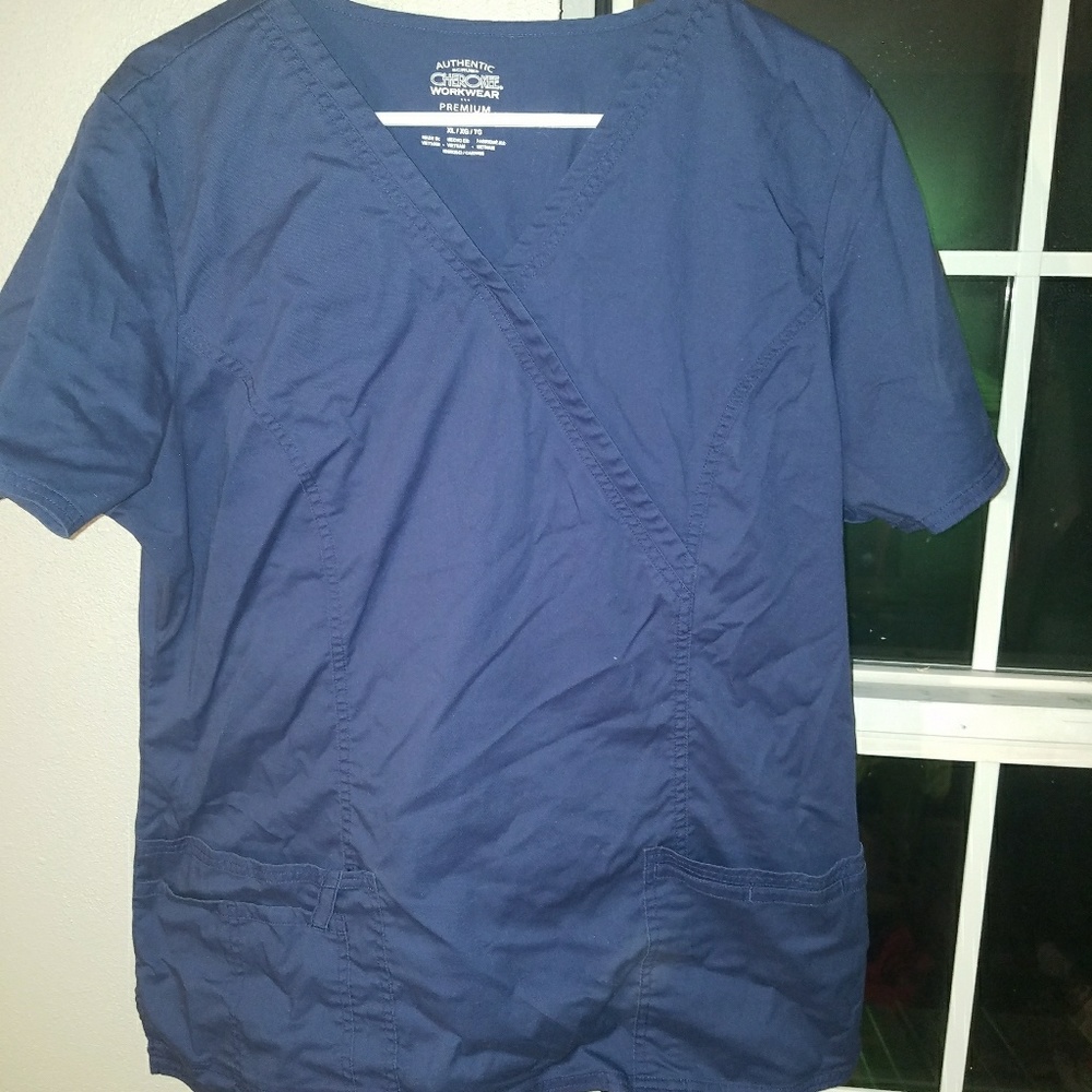 Worn 2 times navy scrub TOP