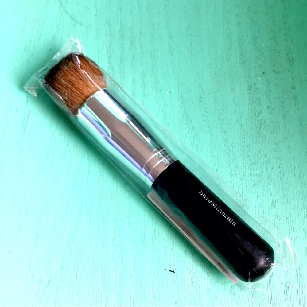 BareMinerals Heavenly Face Brush