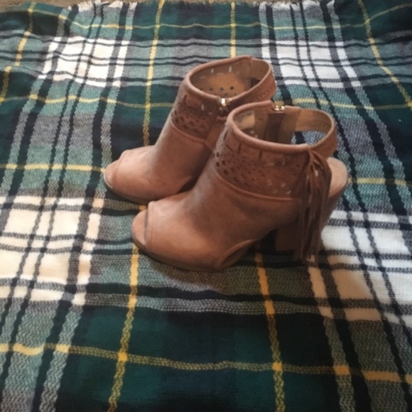 Tan bootie - Picture 2 of 5