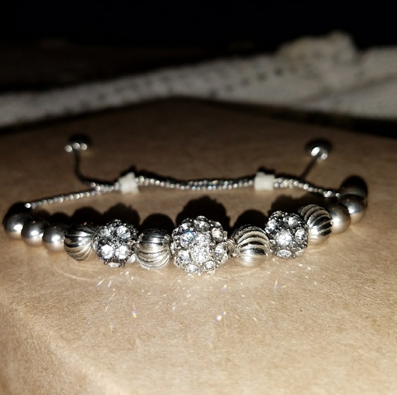 Adjustable silver studded bracelt - Picture 1 of 5