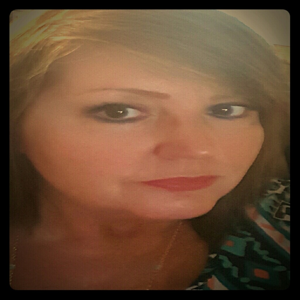 Meet your posher...Tisha...Posh Ambassador!!