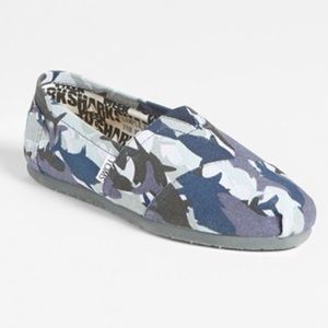 🆕 Tom's - Shark Week Limited Edition!