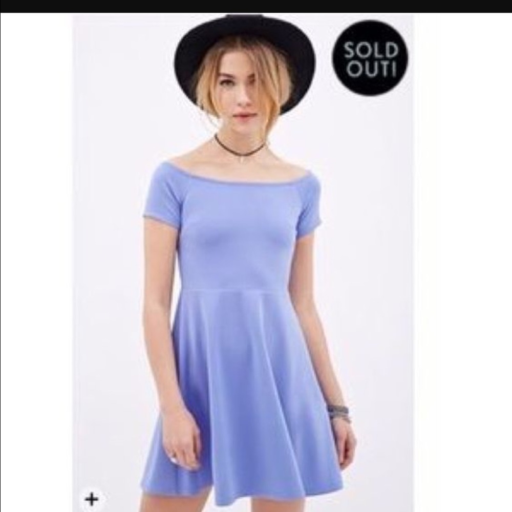 OFF THE SHOULDER MINI DRESS