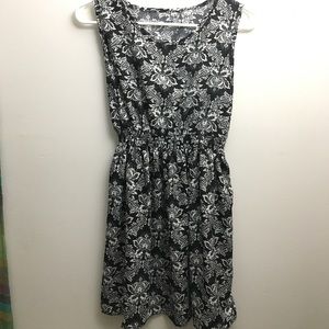 Cute dress!