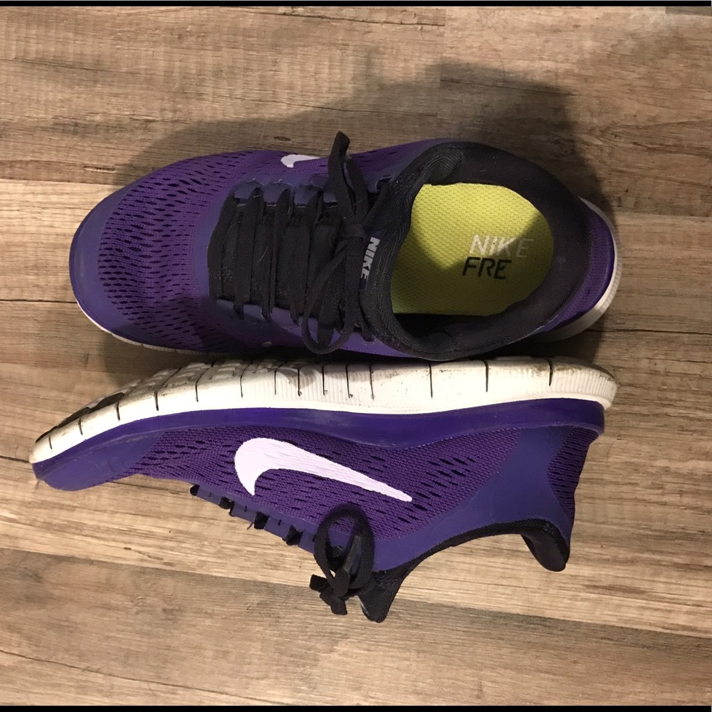 Purple Nike free sneakers