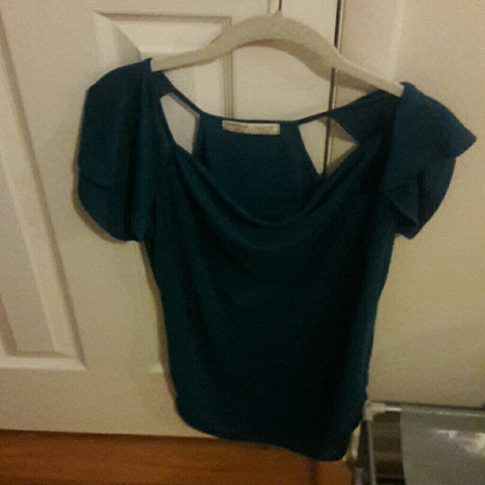 No Bandaries dressy top