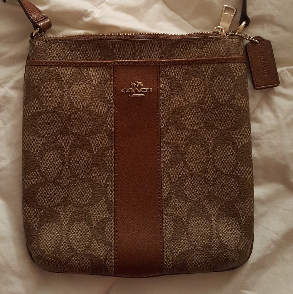 North/South Crossbody Signature COACH Bag