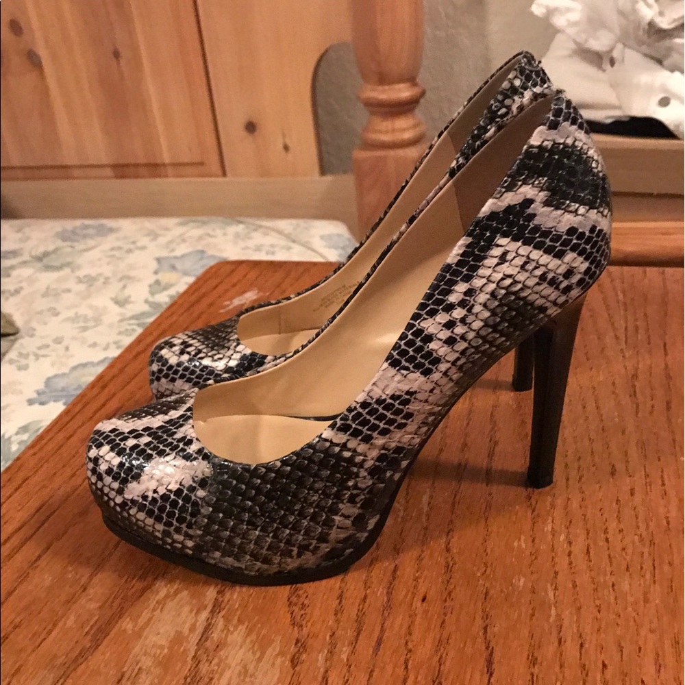 Guess pump - Picture 2 of 3