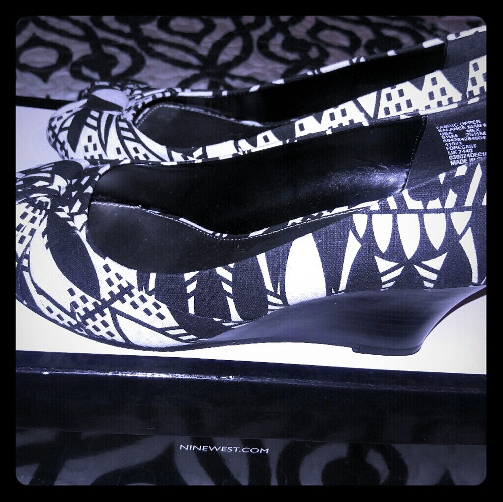 Peep Toe low platforms