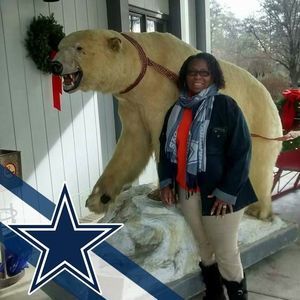 Meet your Posher, Lenora