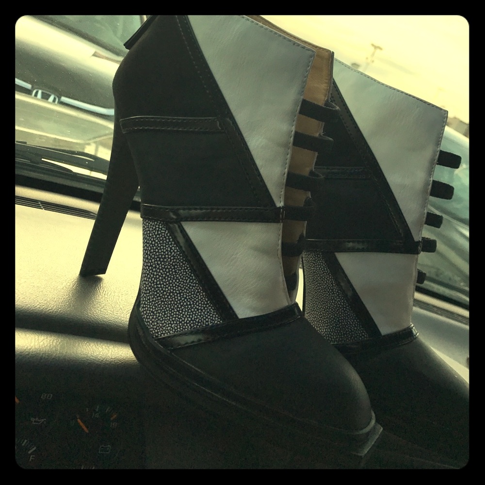 ‼️NWOT-Gwen Stefani Masako Heels‼️