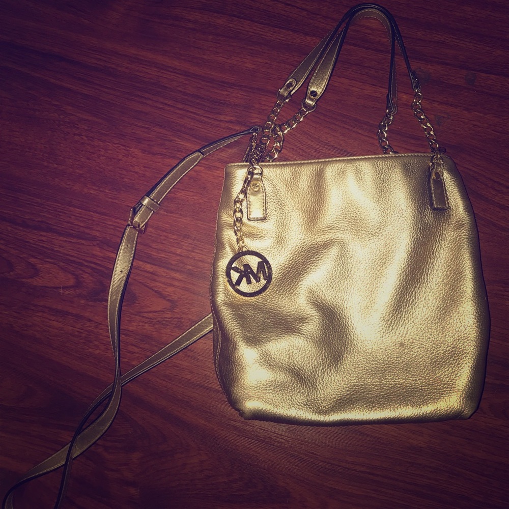 MICHAEL KORS GOLD CROSSBODY!