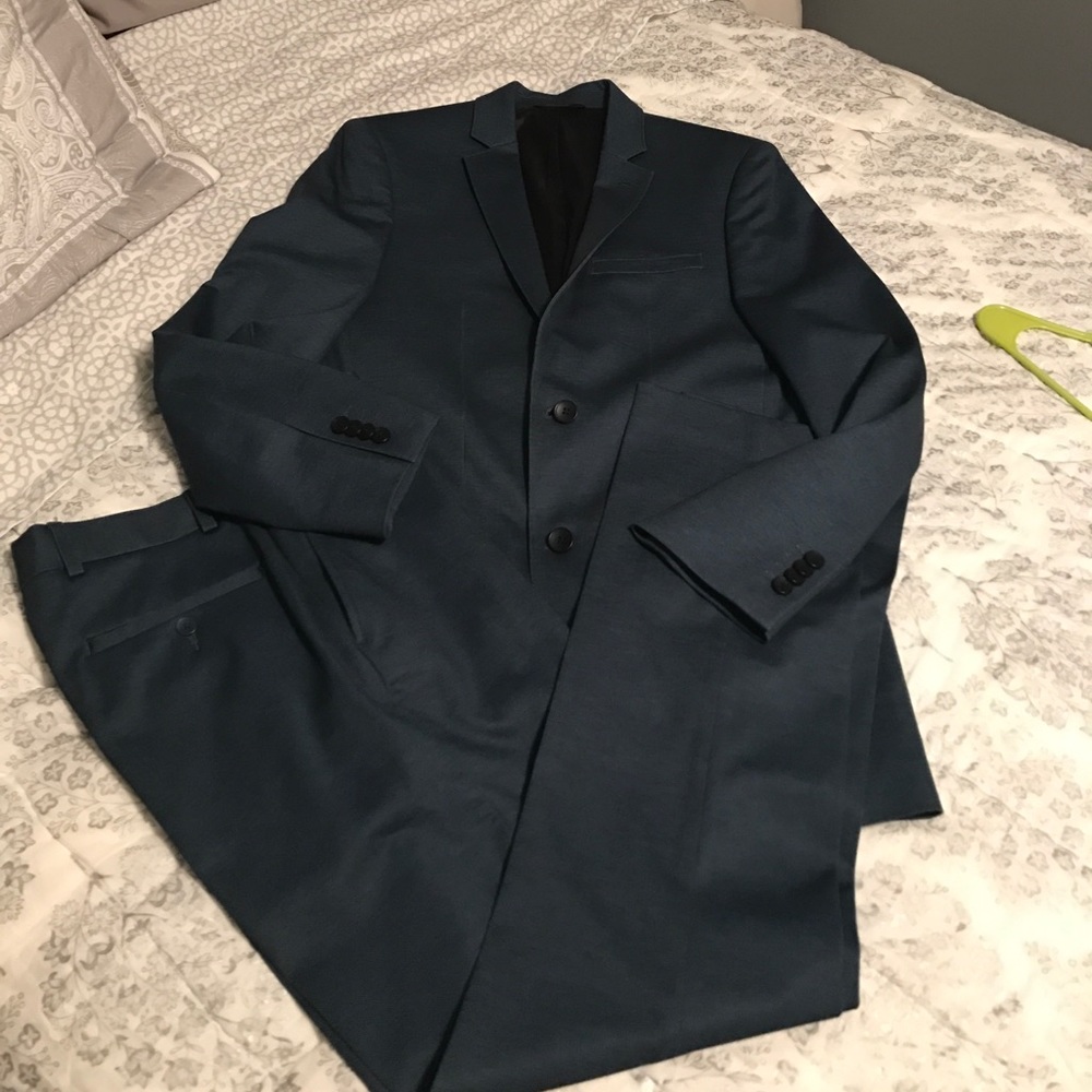 Men's blue suit apt 9