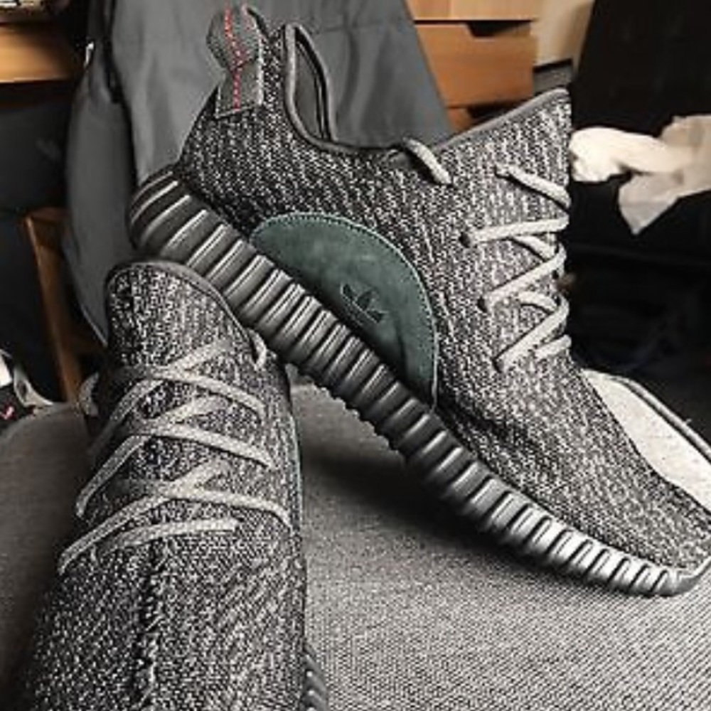 Yeezy350 - Picture 2 of 3