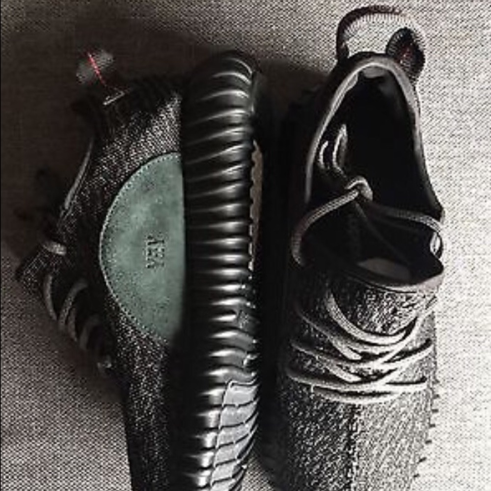Yeezy350 - Picture 3 of 3