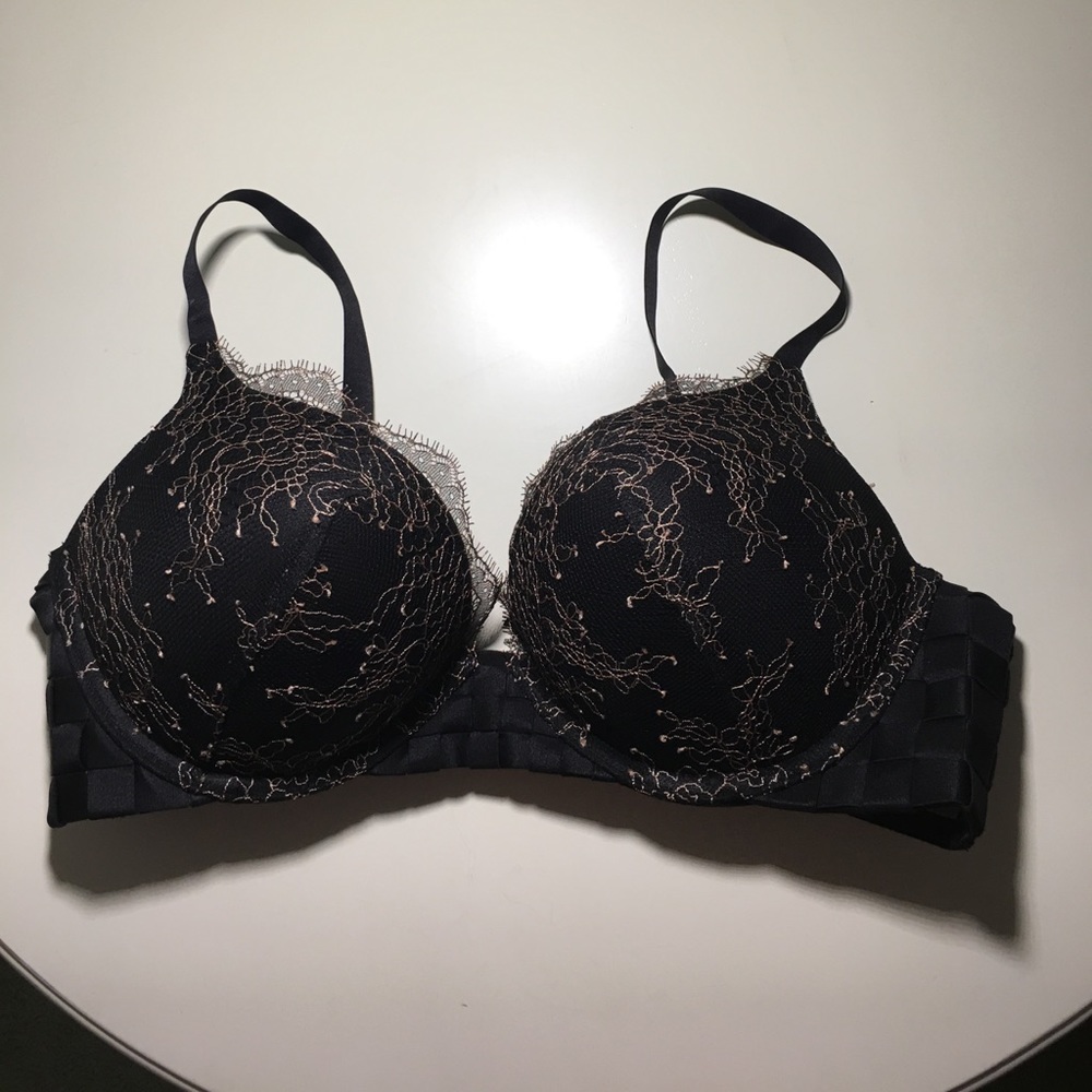Victoria's Secret bombshell plunge bra