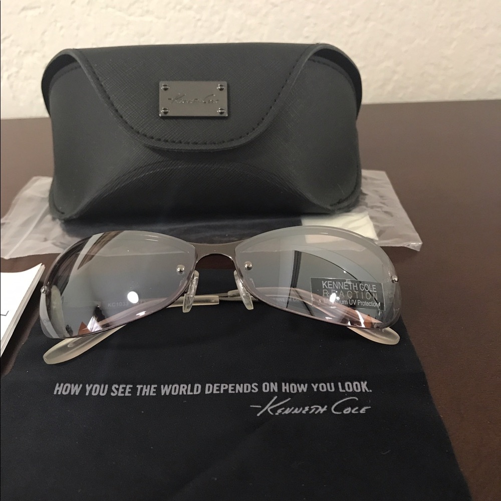 Kenneth Cole woman sunglasses new never used